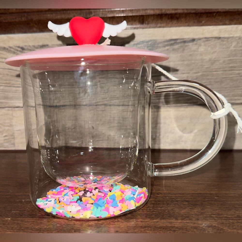 Double Walled Mug with Lid & a Decorative Bottom filled with Colourful Confetti